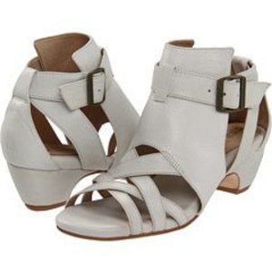 Gee'Wawa Brave Strappy Sandal Sz 7